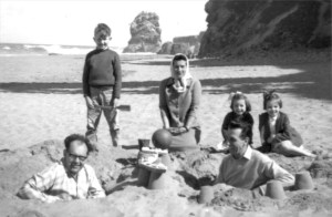 1961 Dennis, Roy and Janis Manterfield with May, Ken and Shei Dennis, Roy and Janis Manterfield with May, Ken and Sheila Owston (1961)