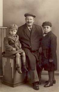 Allan_Albert_&_Dennis_Manterfield_(Dec-1933) Allan, Albert and Dennis Manterfield (Dec 1933)