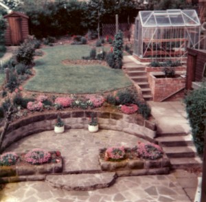 Back_garden_of_56_Denegate_Avenue_Birstall_Leicester_(1975) Back garden of 56 Denegate Avenue, Birstall (1975)
