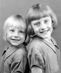 Betty_&_Joyce_Swinard_(16-Oct-1934) Betty and Joyce Swinard (16-Oct-1934)