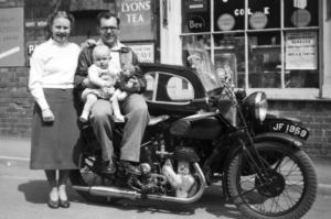 Betty_Dennis_&_Roy_Manterfield_by_Legion_Stores_(1953) Betty, Dennis and Roy Manterfield by Legion Stores (1953)