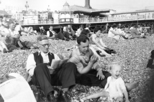 Ernest_Swinard_Dennis_&_Roy_Manterfield_(1954) Ernest Swinard, Dennis and Roy Manterfield (1954)