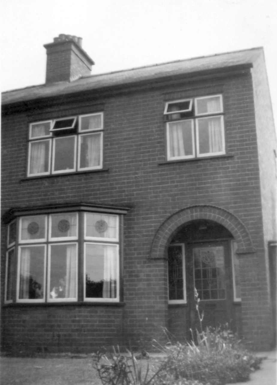 Manterfield_home_at_225_Sketchley_Road_Burbage_(1949) The Manterfield home at 225 Sketchley Road, Burbage (1949)